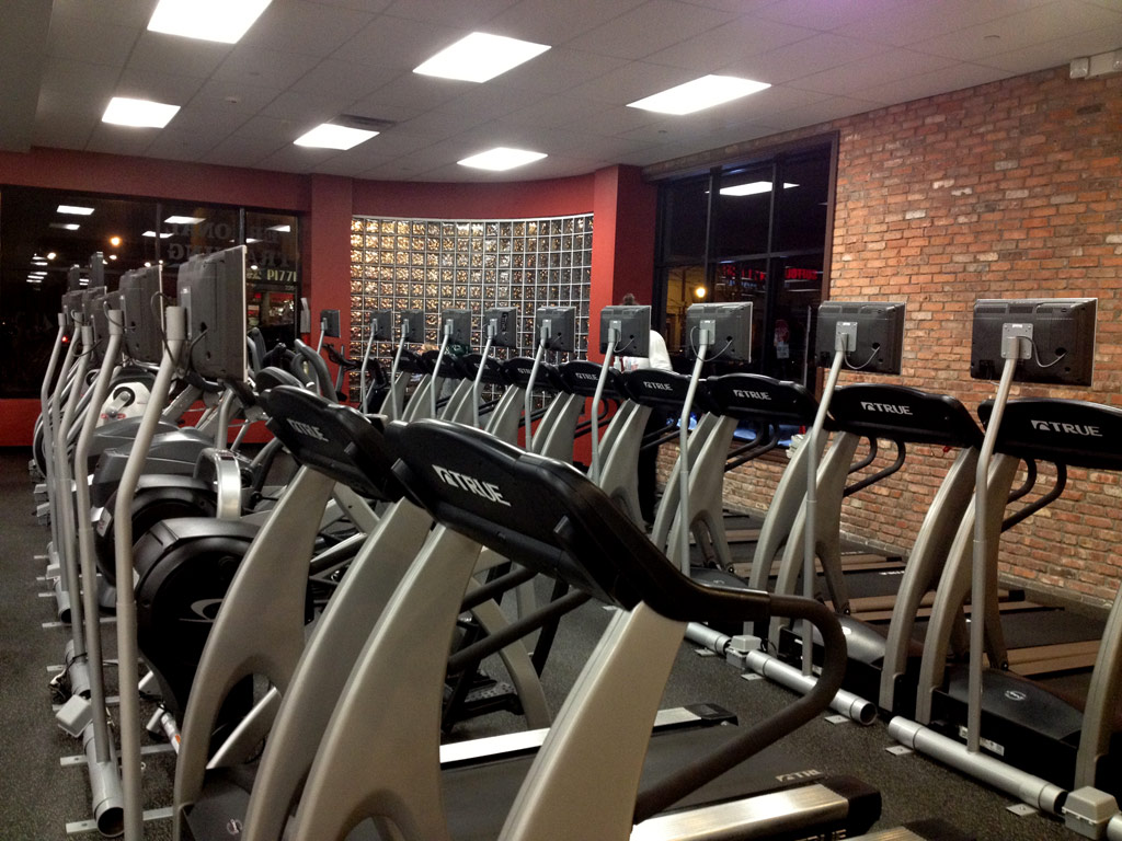 treadmills_in_gym